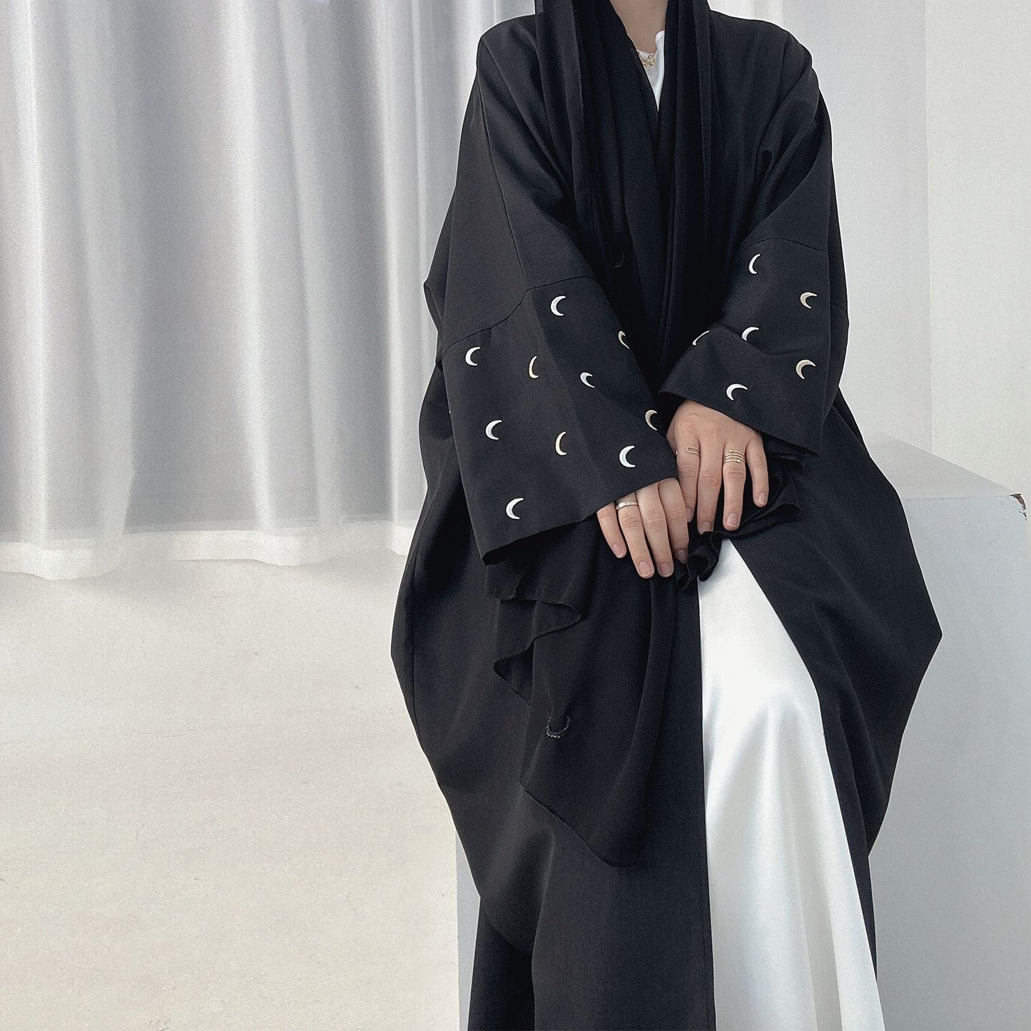 Hilal™ Sleeve Bisht Robe