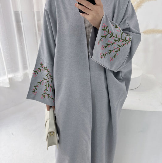 Flower Vine Sleeve Bisht Robe